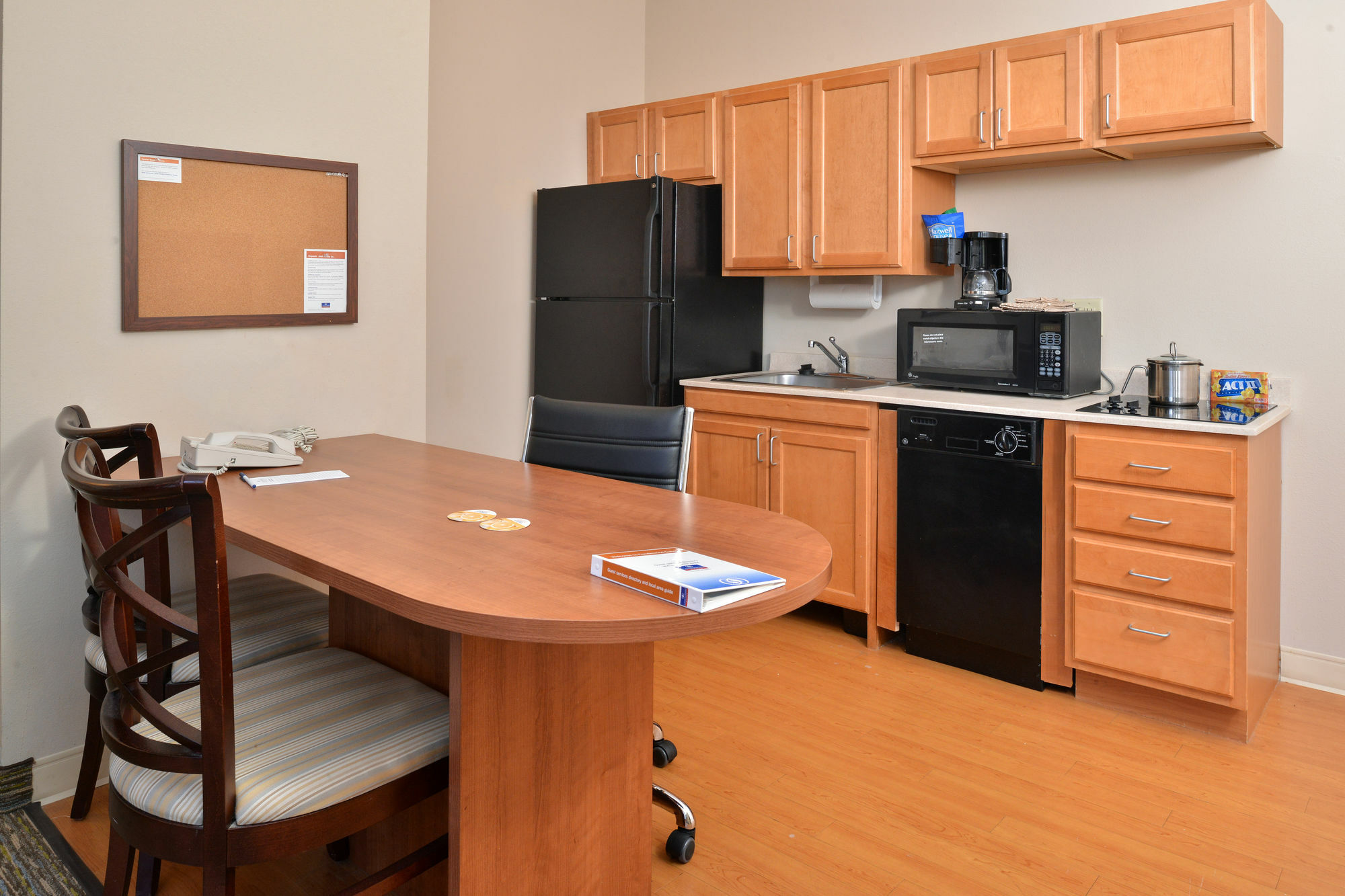 Candlewood Charleston-northwoods By Ihg Hotel 3*